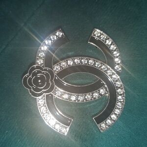 Chic Silver and Black Chain Brooch